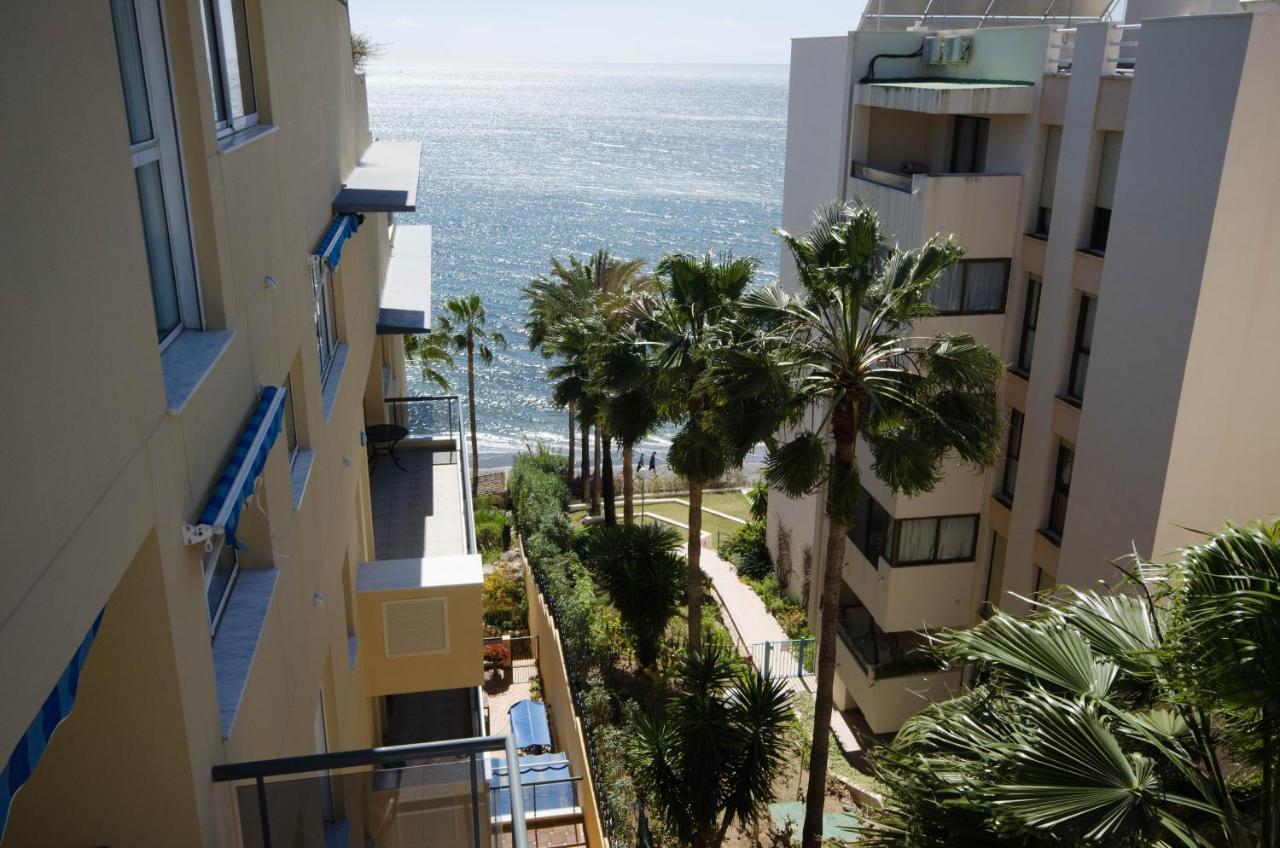 El Coral Apartment - First Beach Line Estepona Extérieur photo