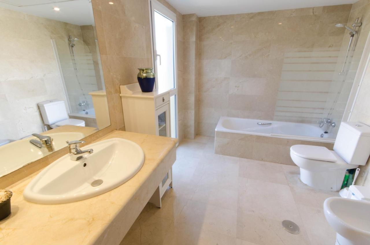 El Coral Apartment - First Beach Line Estepona Extérieur photo